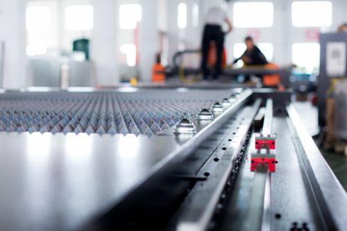 Fiber Laser Cutting Machine (Thin Metal Cutting)
