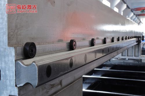 Fully Enclosed Fiber Laser Cutting Machine (High Power)